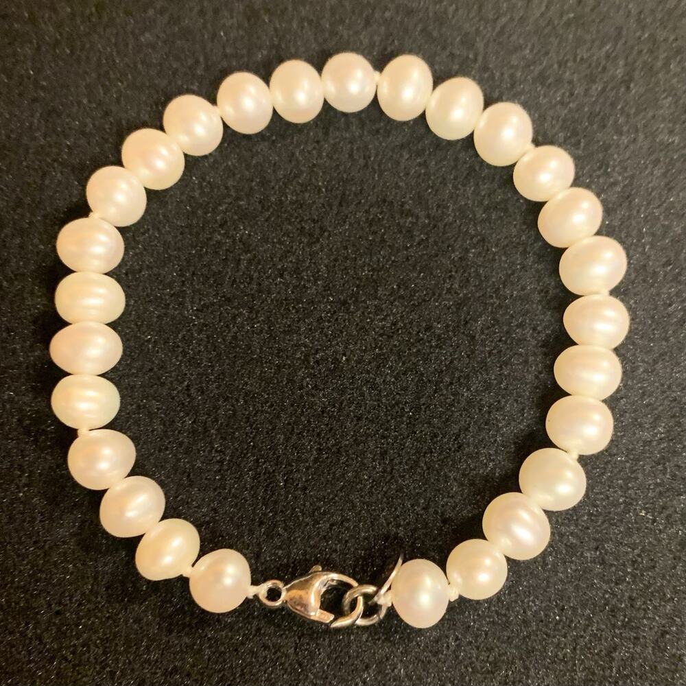 Lucas Lameth (LUC) Sterling Silver & Freshwater Pearl Bracelet